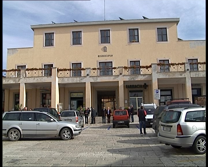 201279_17185250_37161843_000_ARIANO MUNICIPIO