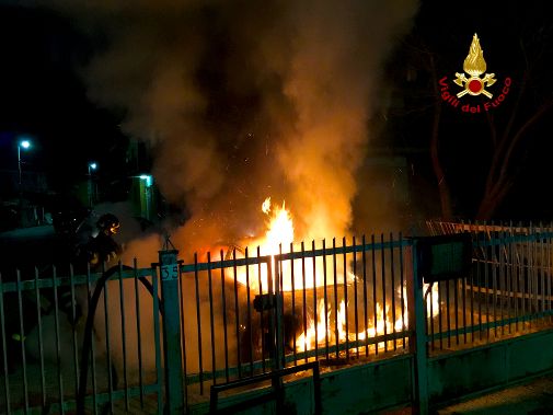 Incendio auto Avella