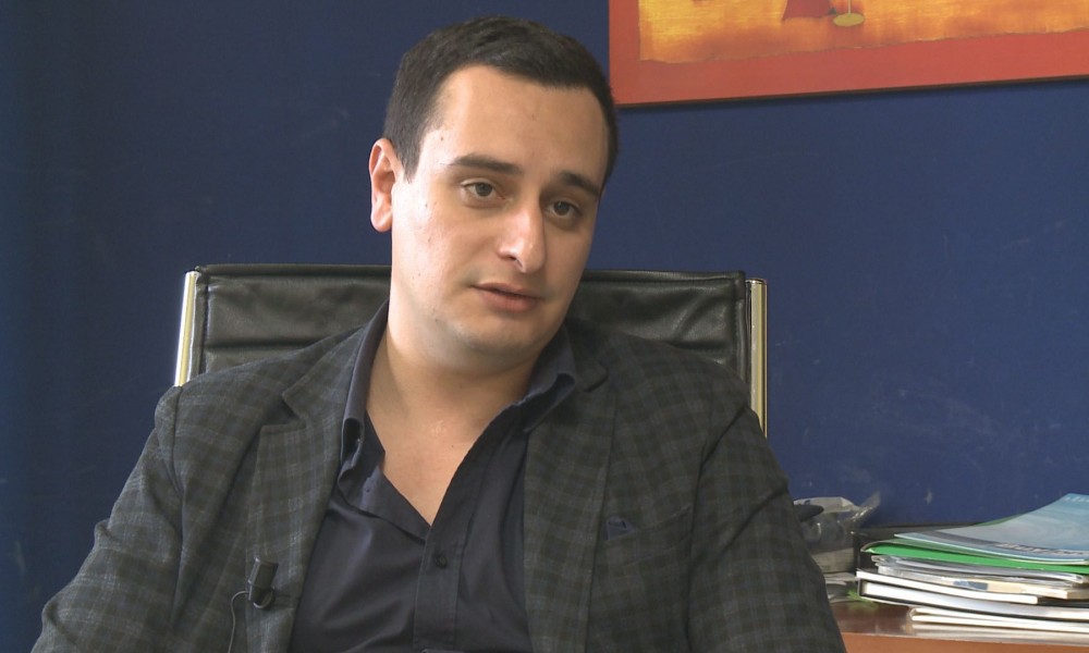 petitto00000649-1000x600