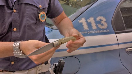 coltello polizia