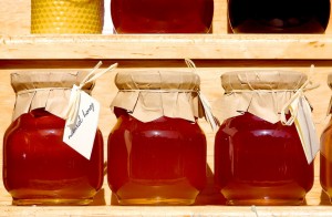 miele-artigianale-irpino-di-buoni-e-cortesi-300x196