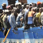 ansa - andrea acquarone - IMMIGRAZIONE:ALTRI SBARCHI A LAMPEDUSA MENTRE ARRIVA PREMIER
