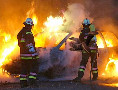 pompieri_incendio_auto_andora