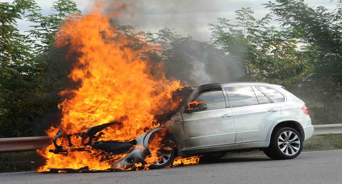 auto-in-fiamme-a-mira-venezia