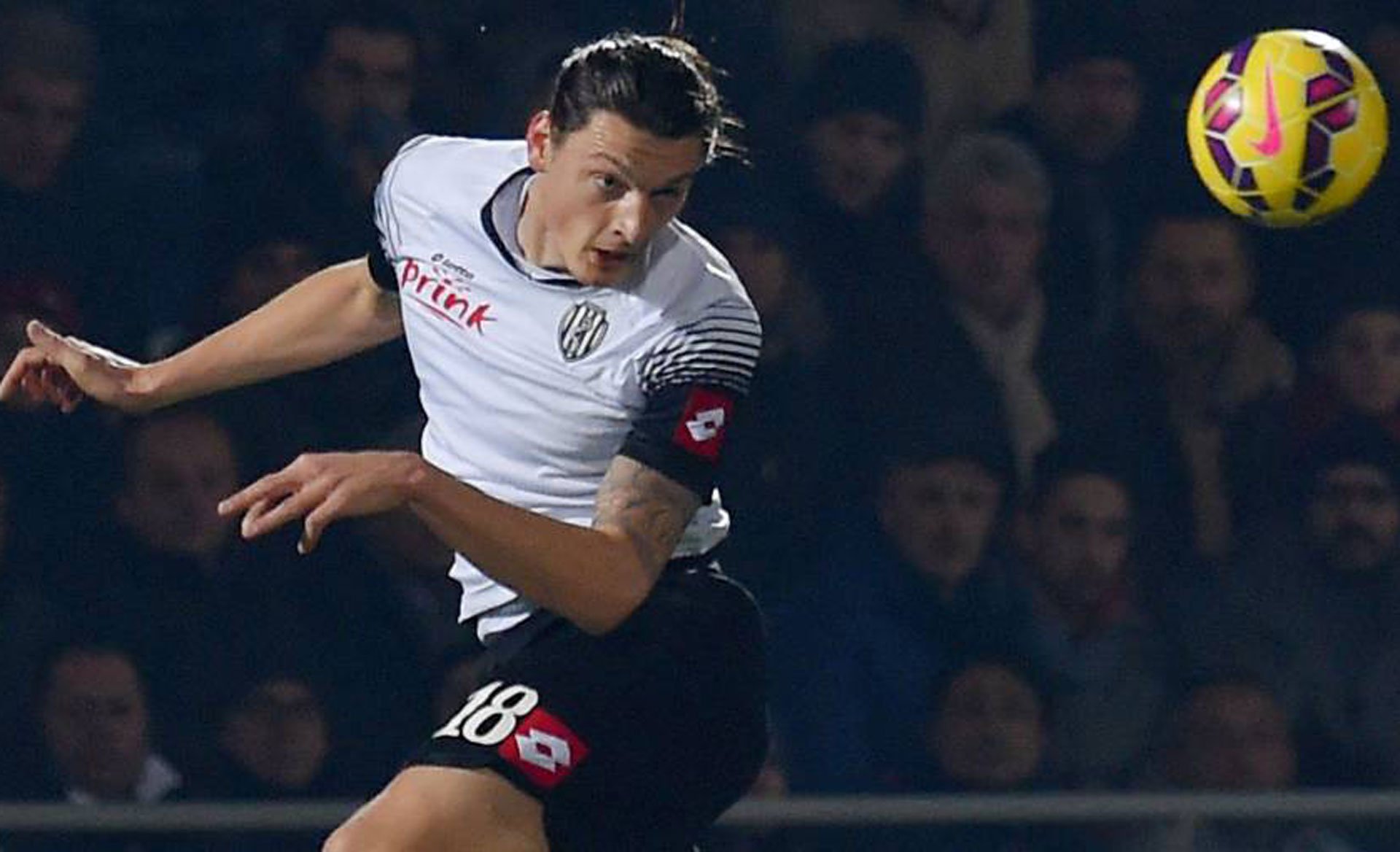 milan-djuric-sanjam-da-dajem-gol-u-dresu-a-reprezentacije-bih_1424434455