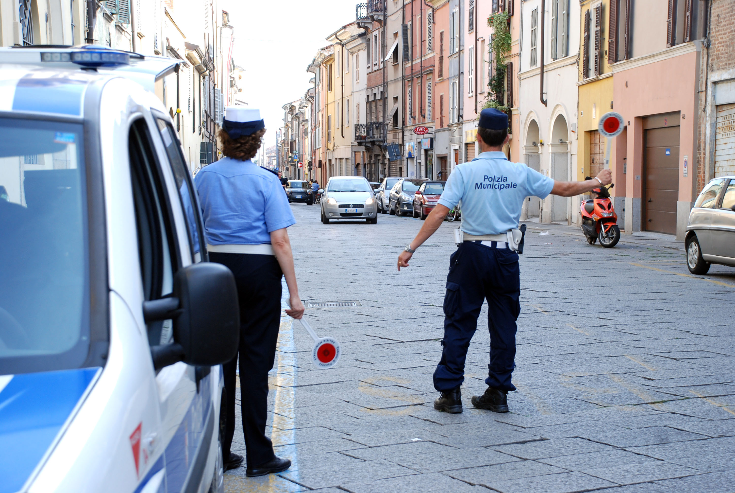 Blocco del traffico - via roma (lenti)