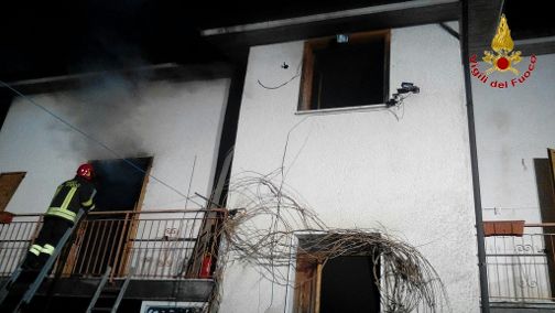Incendio abitazione Altavilla Irpina 004