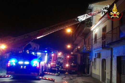 Incendio abitazione summonte (1)