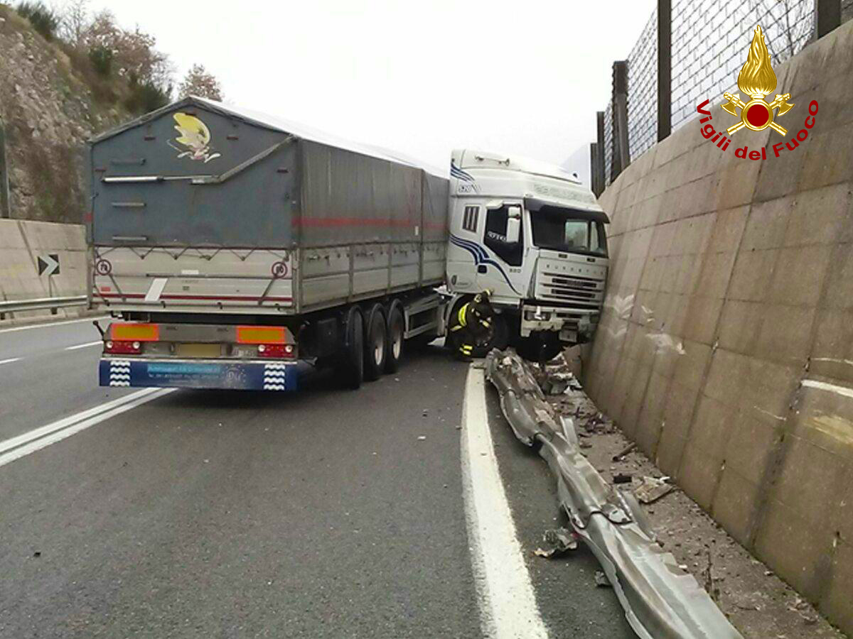Incidente straadale SS7 003