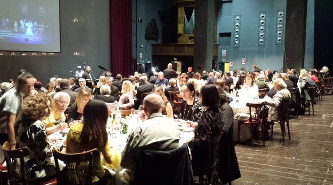 cena-teatro-valli-495.660x368