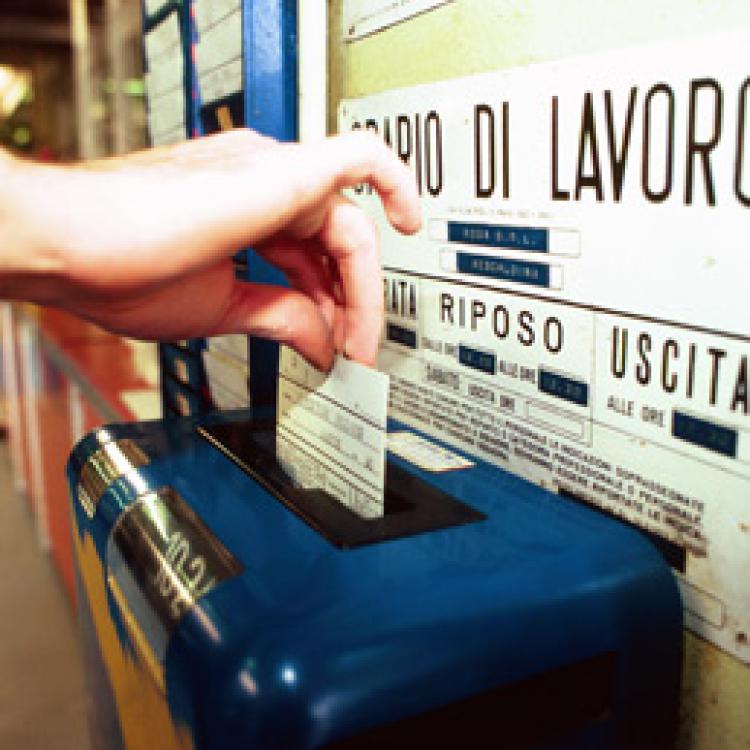 1385716930160.jpg--asl__i_furbetti_del_cartellino__timbravano_e_andavano_al_bar_o_a_fare_la_spesa