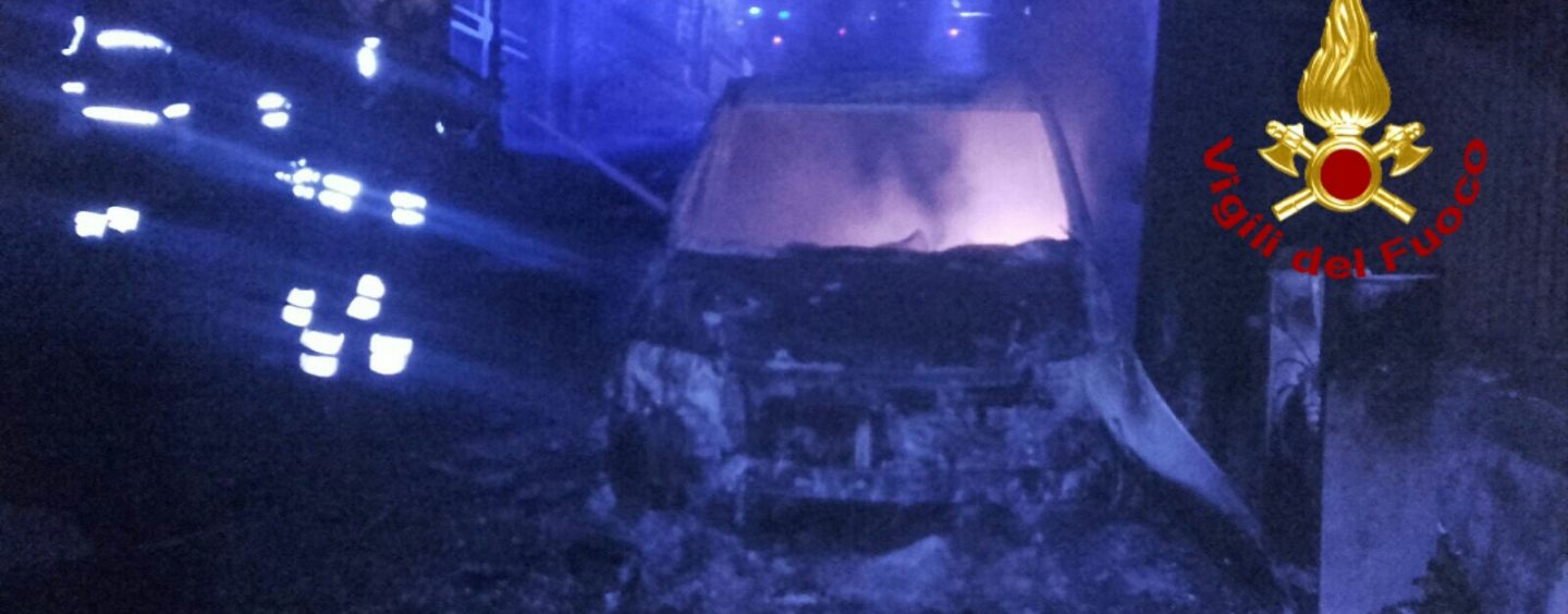auto incendiata