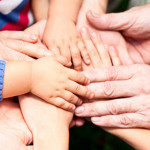 nonni-festa-mani-bambini-414866.610x431