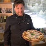 Giuseppe Maglione con la pizza Guerriero