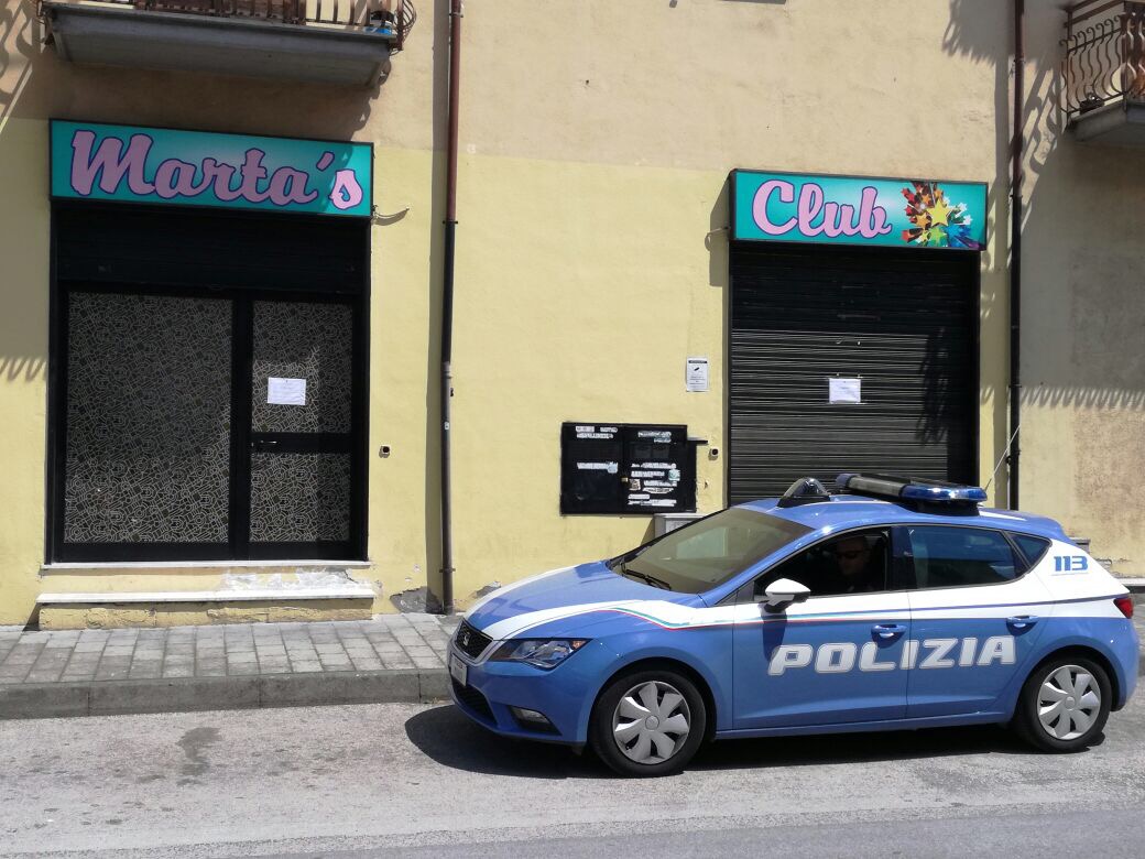 dentro