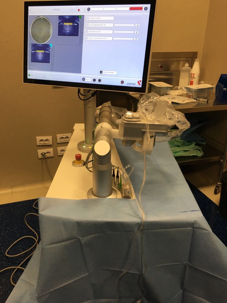 Apparecchiatura femto-laser