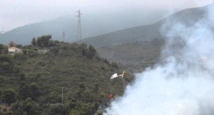 incendio-boschivo-elicottero