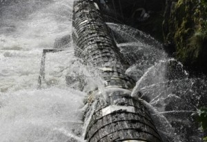 photo-leaking-pipe-300x206