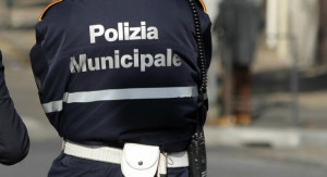 polizia-municipale-vigili-urbani-735x400