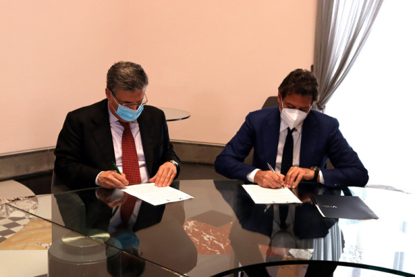 firma convenzione Arpac Vanvitelli Sorvino Nicoletti_modificato-1