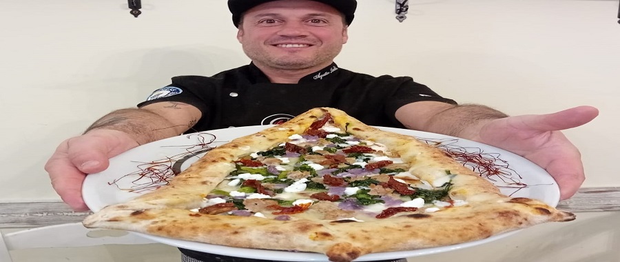 Agostino Landi con la pizza Christmas Bangt