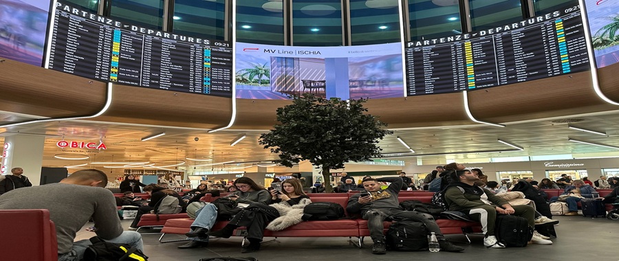 passeggeri in aeroporto