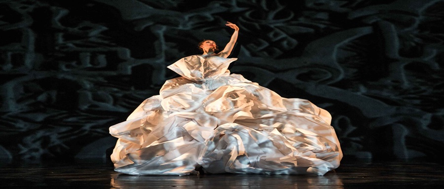 MOMIX_07_PhotoMaxPucciarello_DancerJenniferChicheportiche
