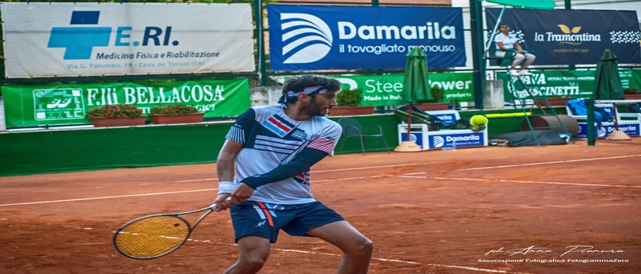 Il tennista Stefano Baldoni in una partita nella precedente edizione