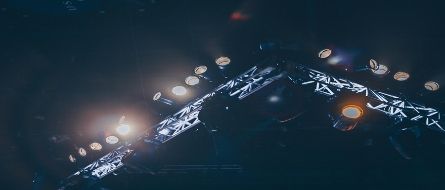 pexels-joshsorenson-976862